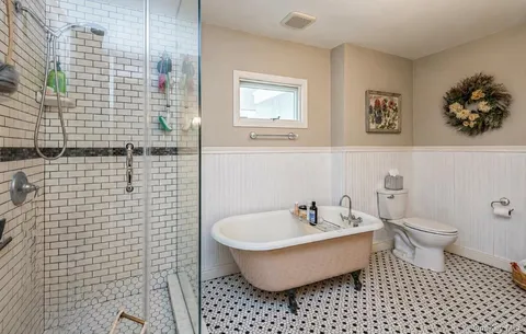 $1,745,000 | 110 Red Spring Lane, Glen Cove, NY 11542