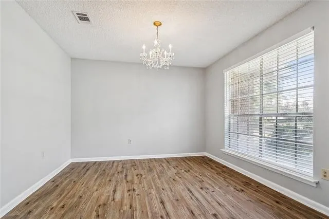 $2,700 | 309 East 5th Avenue, Covington, LA 70433