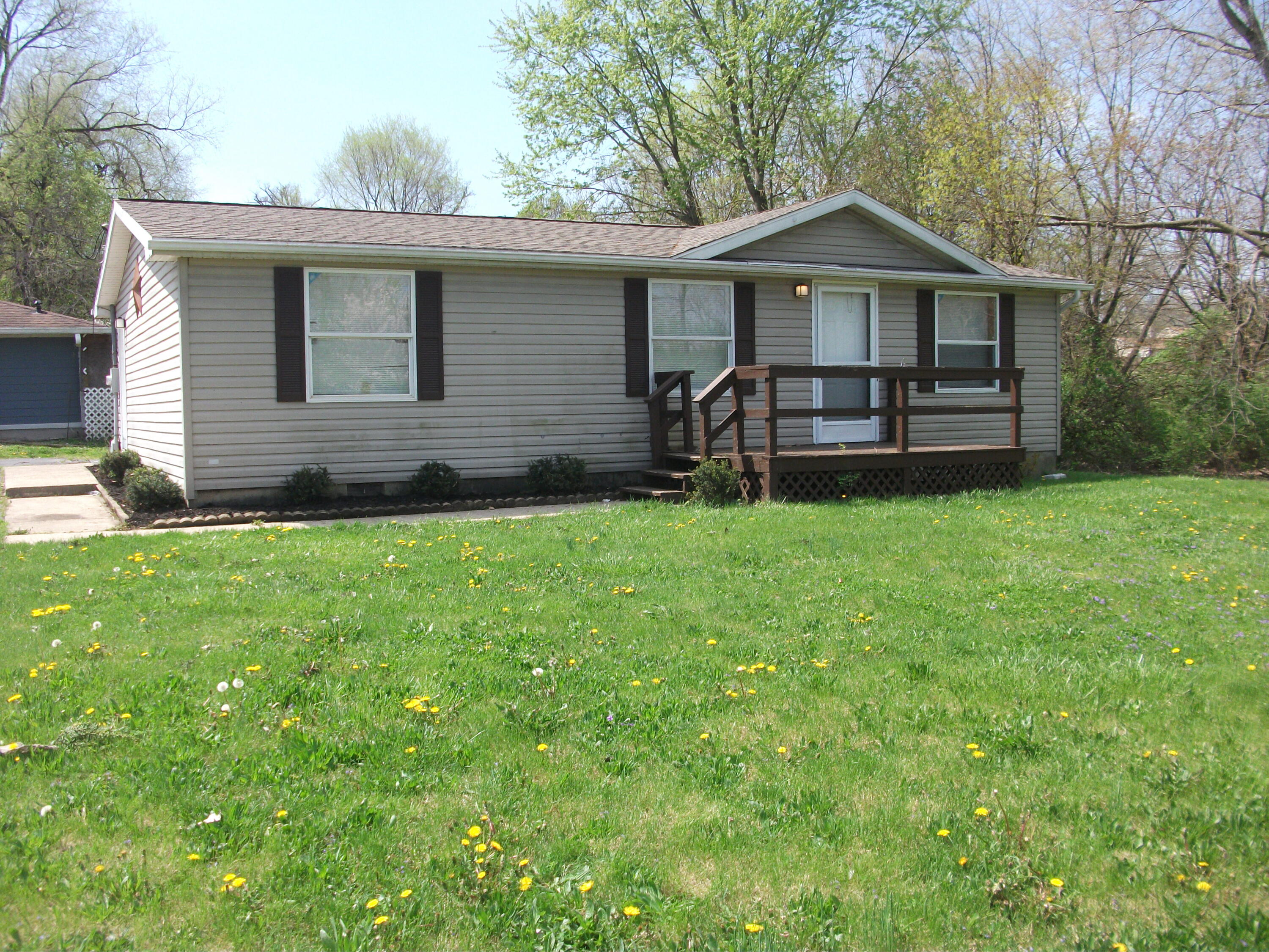 1257 South Burnett Road Springfield, OH 45505 - Photo 1 of 23