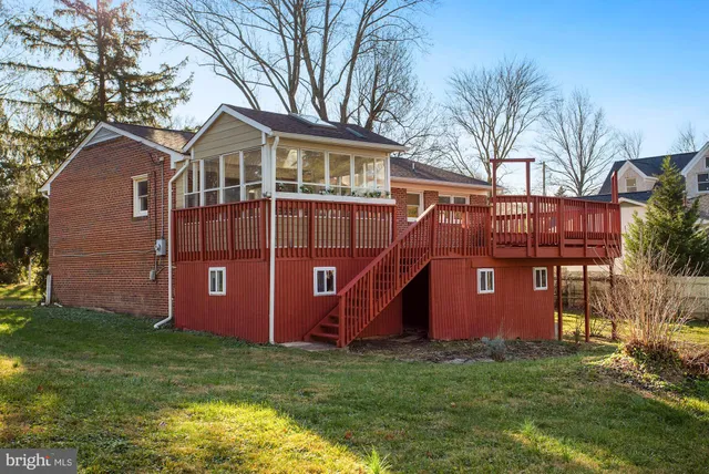 a view of a house with a big yard