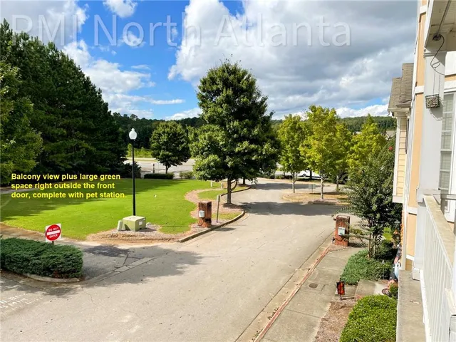 a view of a back yard of the house