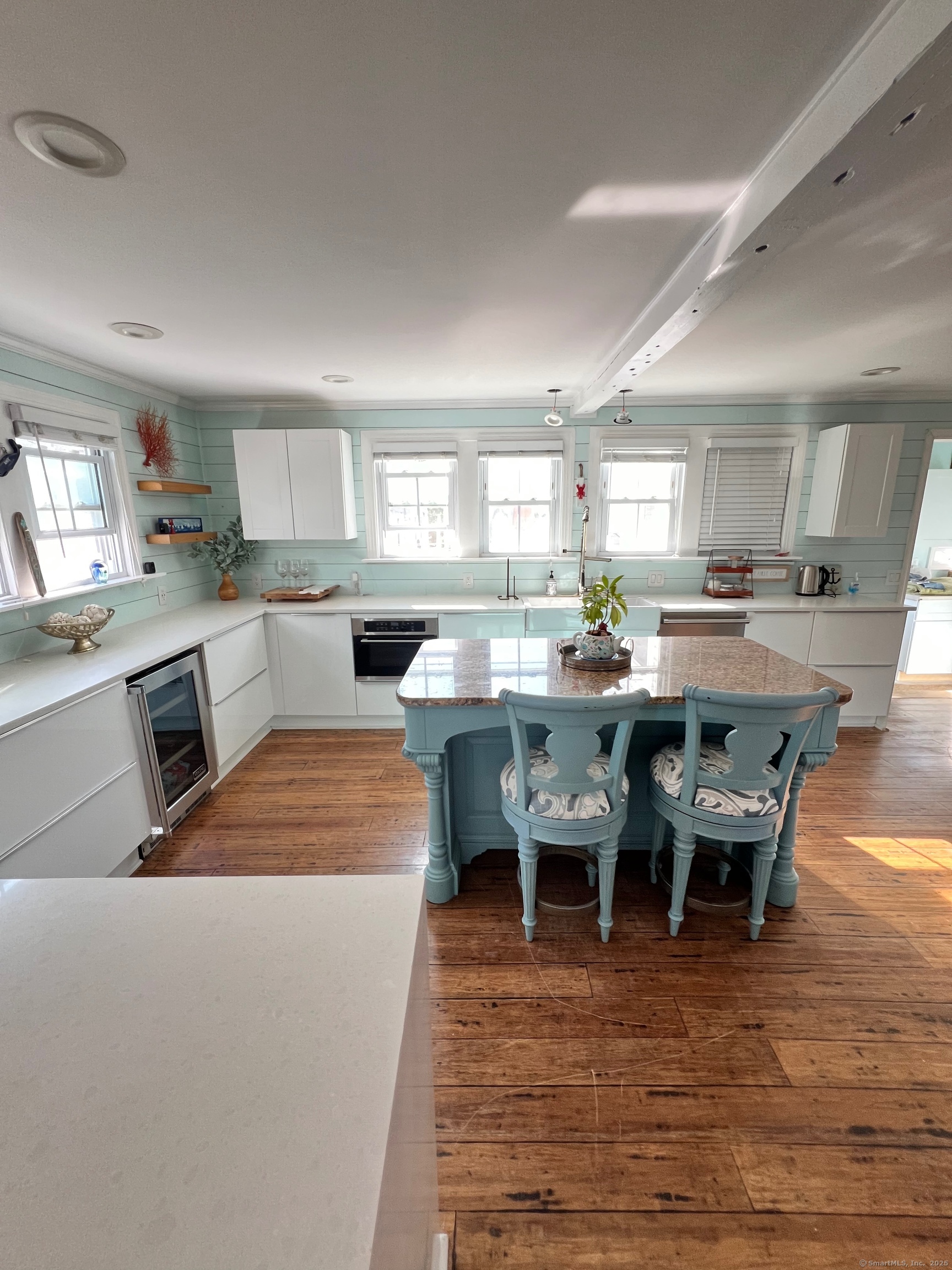 19 Bayview Avenue East Lyme, CT 06357 - Photo 3 of 10