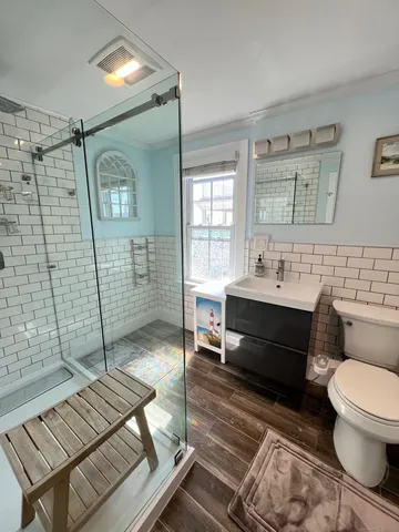 $5,000 | 19 Bayview Avenue, East Lyme, CT 06357