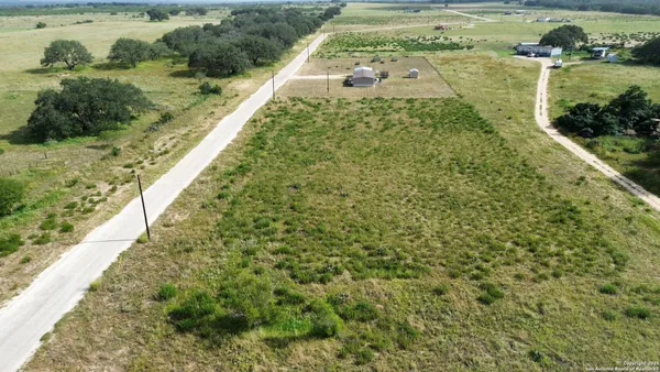 $95,000 | 949 Cr 777 Devine Tx 78016, Natalia, TX 78059