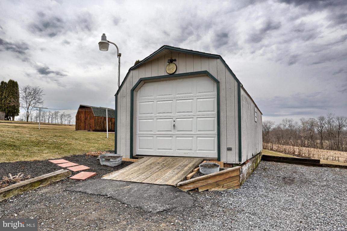 3670 Elizabethtown Road Manheim, PA 17545 - Photo 8 of 27