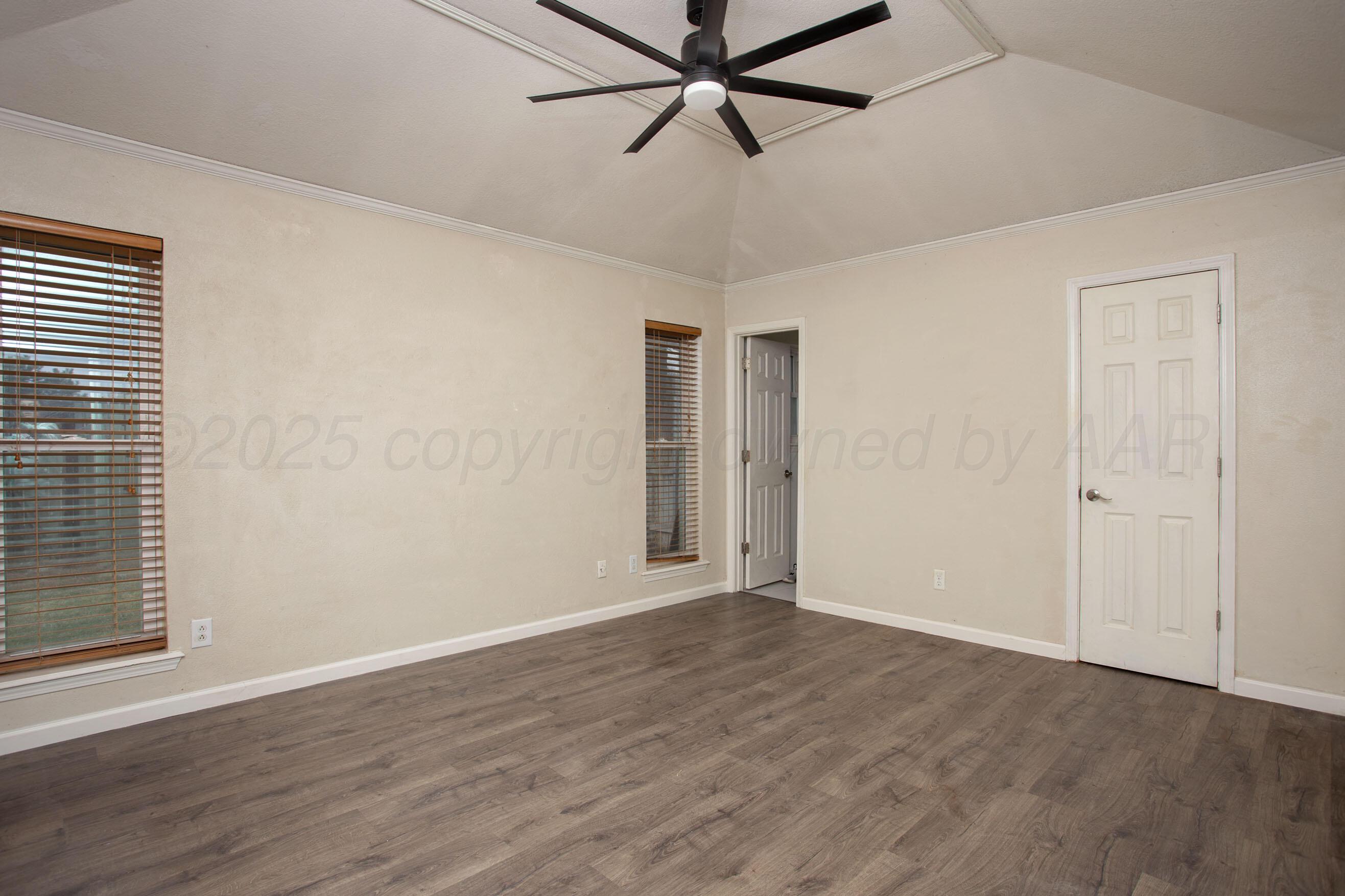 8015 Kerr Place Amarillo, TX 79121 - Photo 15 of 22 Primary Bedroom