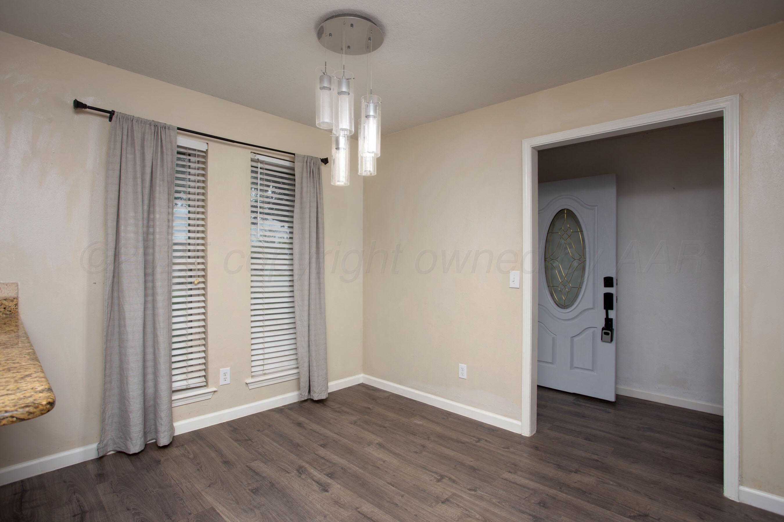 8015 Kerr Place Amarillo, TX 79121 - Photo 5 of 22 Dining Area