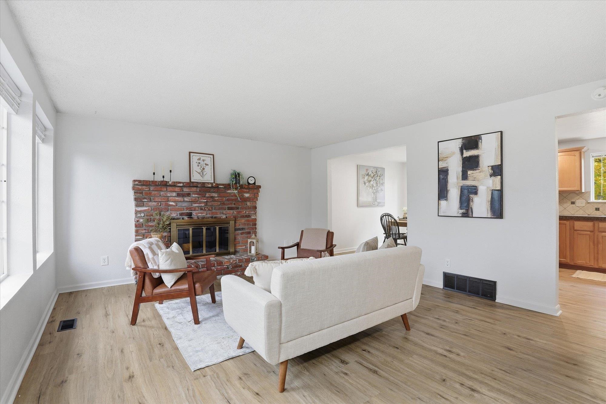 6220 South Cook Street Spokane, WA 99223 - Photo 4 of 48