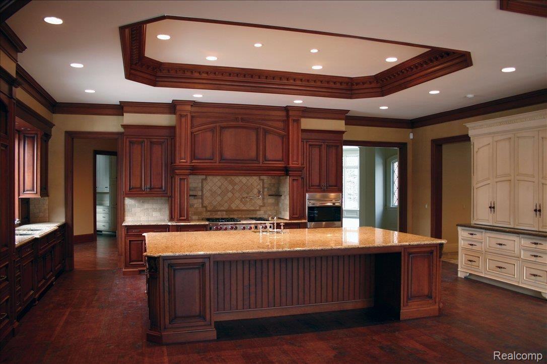 730 Vaughan Road Bloomfield Hills, MI 48304 - Photo 11 of 18 Kitchen1