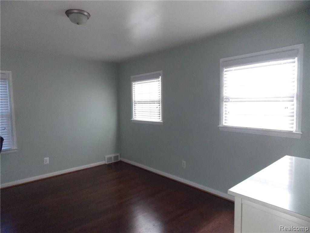 991 North Oxford Road Grosse Pointe, MI 48236 - Photo 14 of 19 DSCN1822.JPG