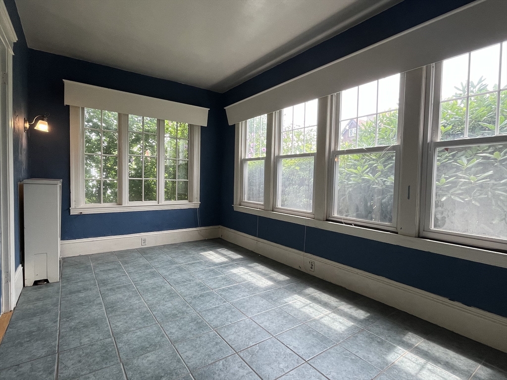 36 Institute Road Worcester, MA 01609 - Photo 4 of 15 Gallery Image 4