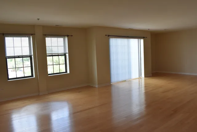 $2,800 | 8255 Skokie Boulevard, Unit 501, Skokie, IL 60077