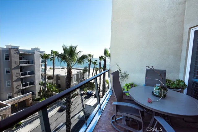 $1,088,000 | 1400 East Ocean Boulevard, Unit 2410, Long Beach, CA 90802