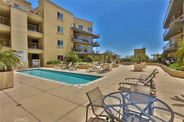 $1,088,000 | 1400 East Ocean Boulevard, Unit 2410, Long Beach, CA 90802