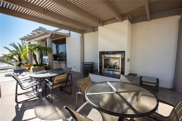 $1,088,000 | 1400 East Ocean Boulevard, Unit 2410, Long Beach, CA 90802