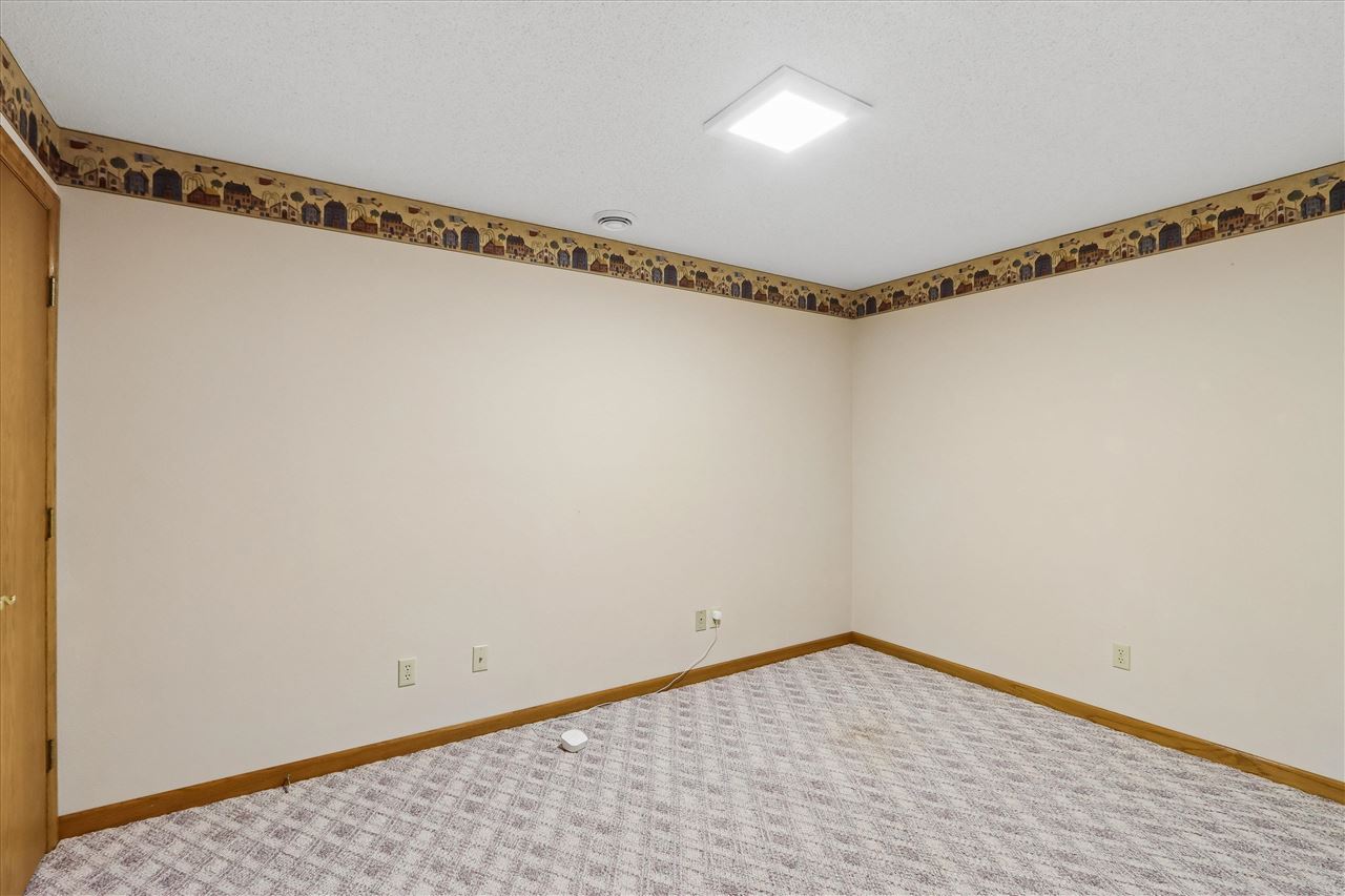 128 Country Club Road Williamsburg, IA 52361 - Photo 30 of 36 Gallery Image 30