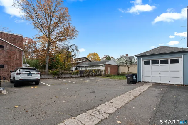 $1,500 | 136 Edwards Street, Unit 2, New Haven, CT 06511