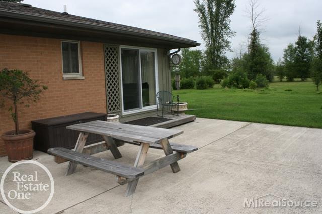 57350 Hayes Road Ray, MI 48096 - Photo 15 of 24
