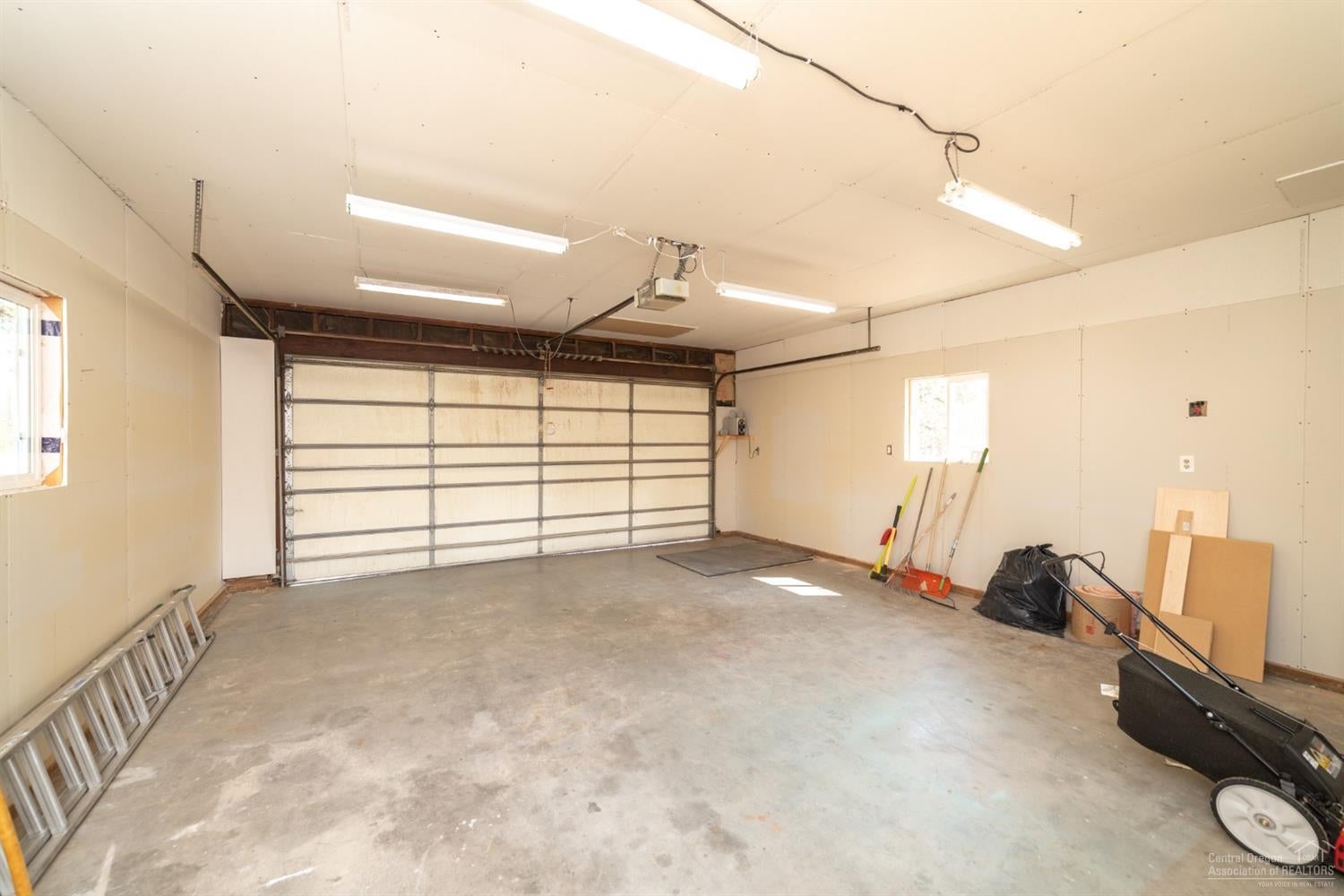 17387 Kent Road Sisters, OR 97759 - Photo 22 of 25 Gallery Image 22