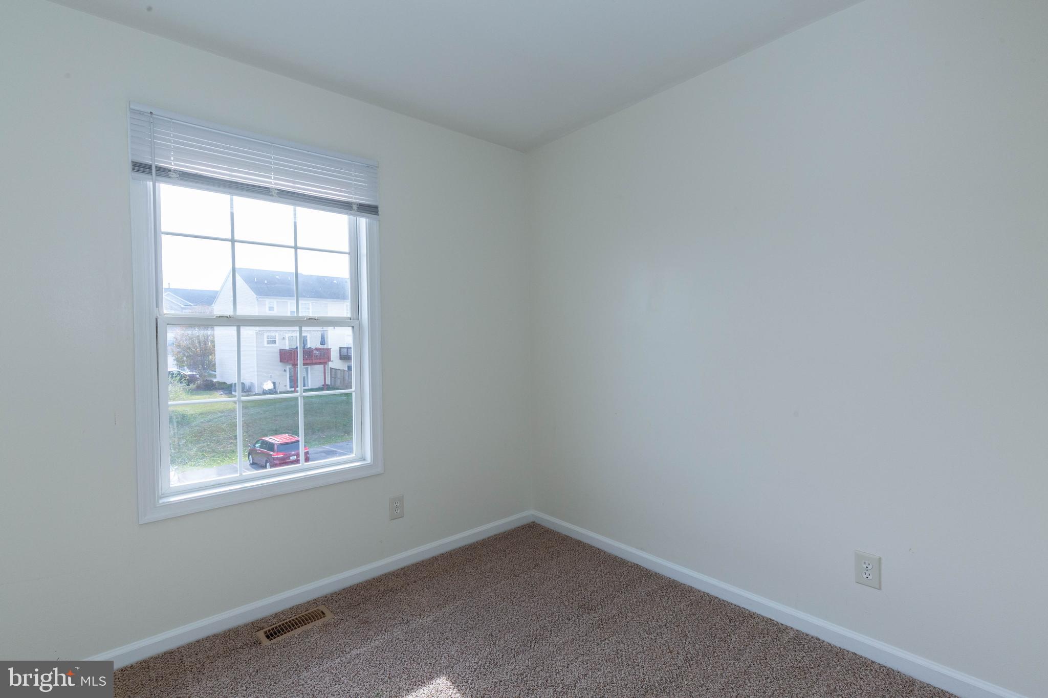 124 Pony Circle Martinsburg, WV 25405 - Photo 24 of 28 an empty room with window