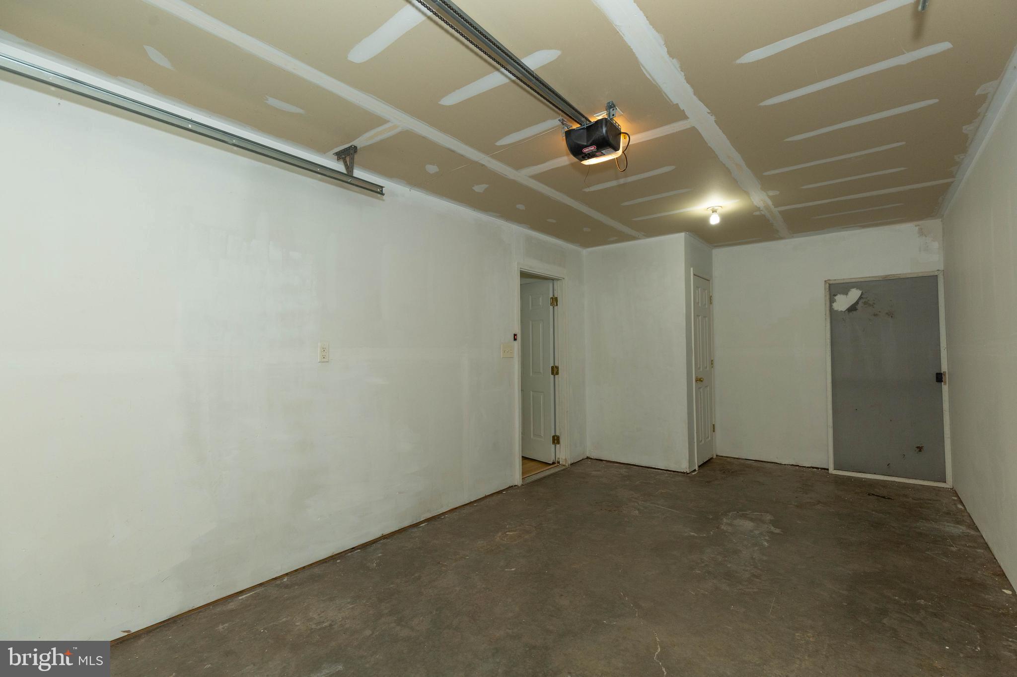 124 Pony Circle Martinsburg, WV 25405 - Photo 7 of 28 a view of an empty room