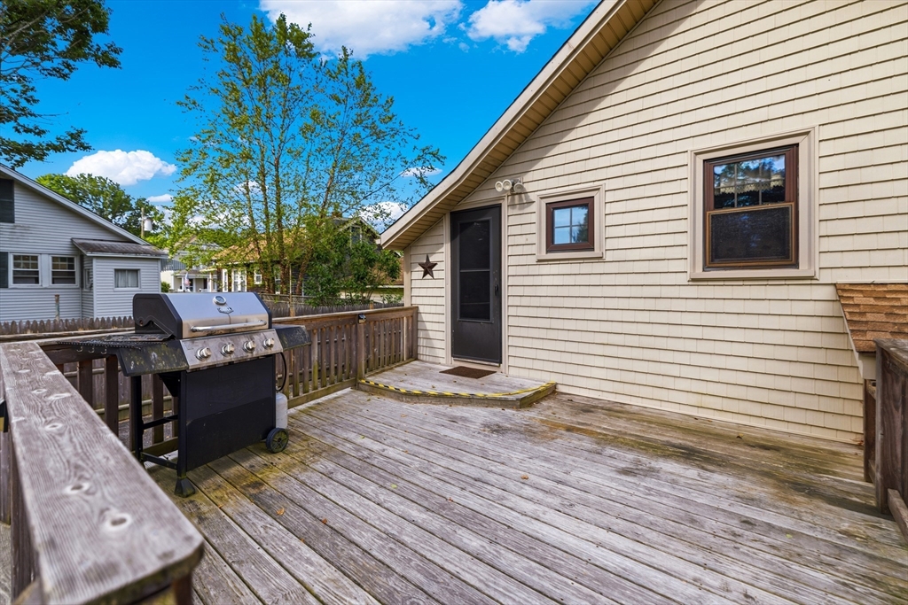 73 Chestnut Street Fairhaven, MA 02719 - Photo 8 of 42