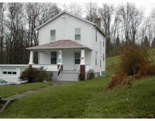 207 Community Park Road Vandergrift, PA 15690 - Photo 1 of 6 Exterior Front.