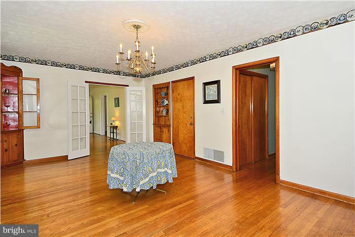 24710 Frederick Road Clarksburg, MD 20871 - Photo 19 of 30 Dining room/family room