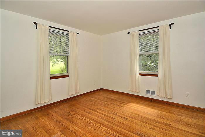 24710 Frederick Road Clarksburg, MD 20871 - Photo 26 of 30 Bedroom (Master)