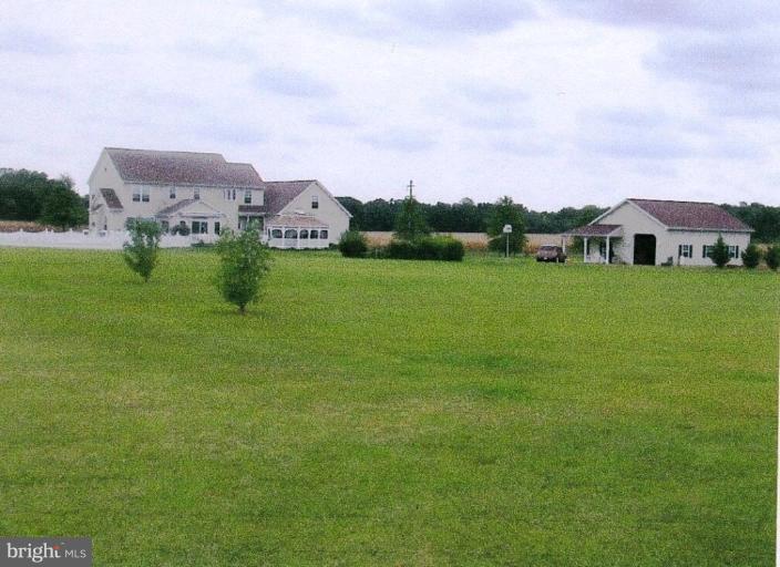 311 Budds Landing Road Warwick, MD 21912 - Photo 2 of 25 Back yard