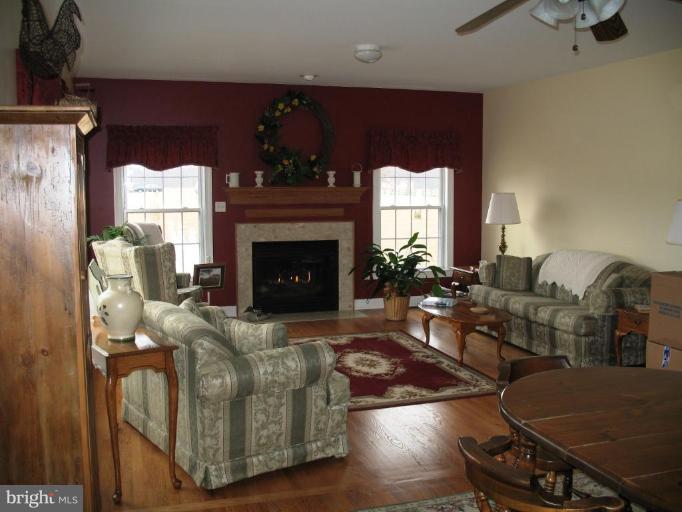 311 Budds Landing Road Warwick, MD 21912 - Photo 10 of 25 Living Room