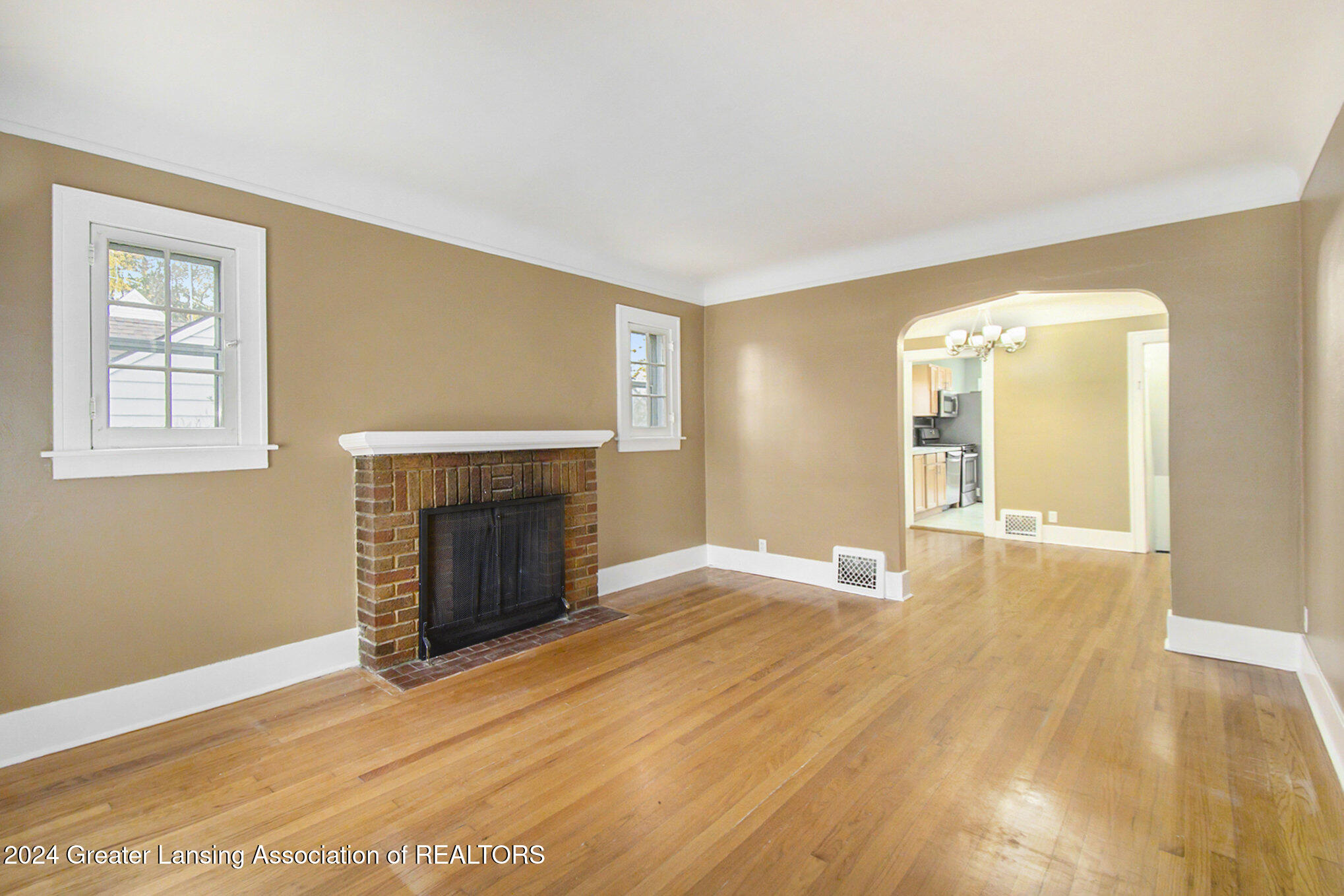 408 Strathmore Road Lansing, MI 48910 - Photo 4 of 29 4
