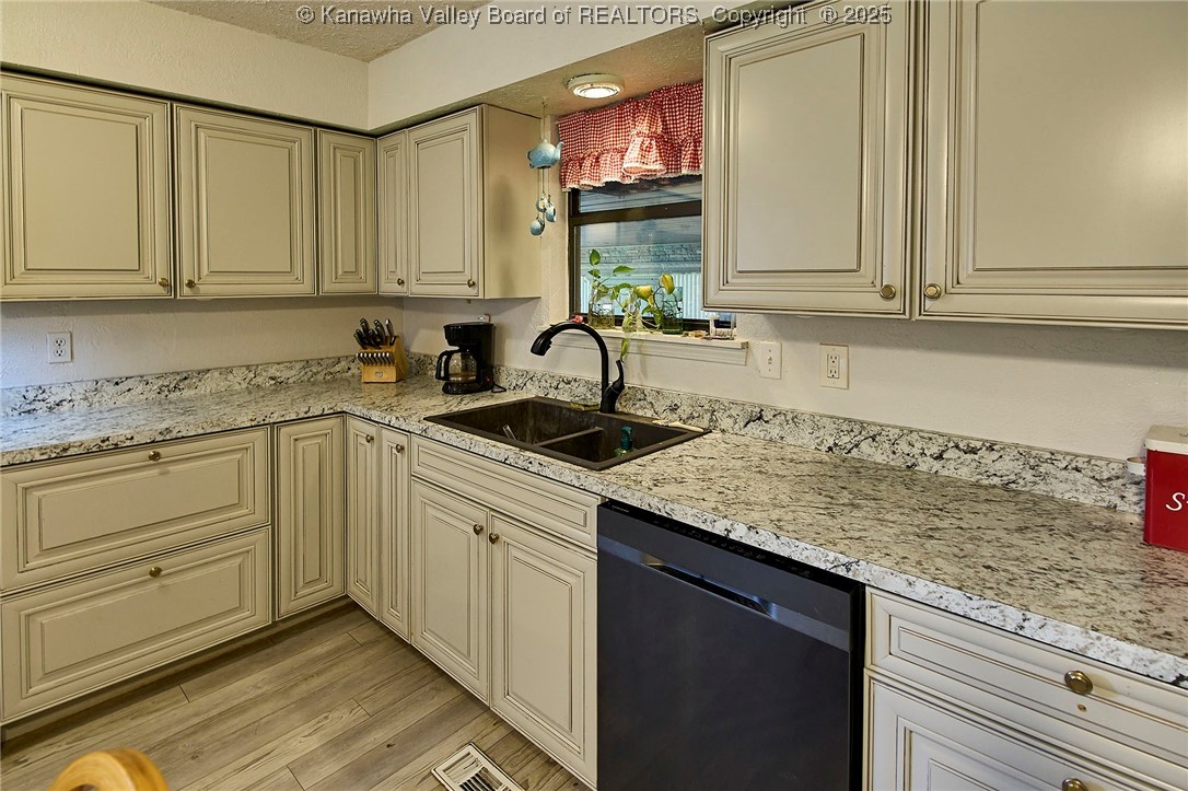 19095 Winfield Road Fraziers Bottom, WV 25082 - Photo 10 of 50 Gallery Image 10