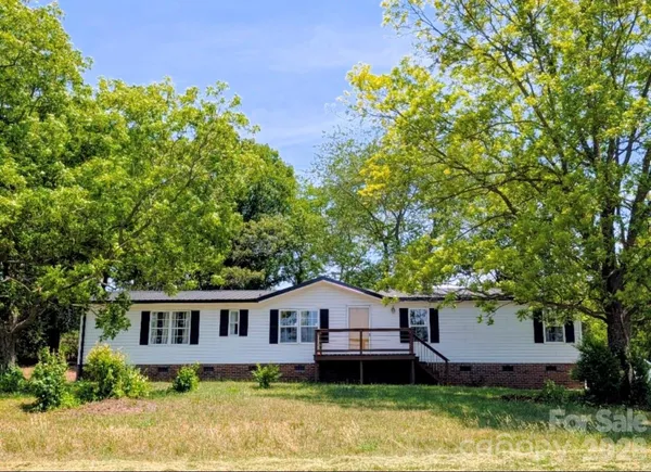 $295,000 | 33 Honeysuckle Lane, Taylorsville, NC 28681