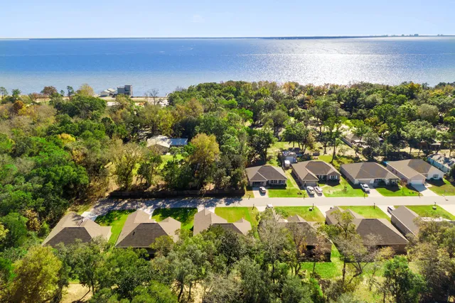 $3,000 | 105 Spruce Street, Freeport, FL 32439