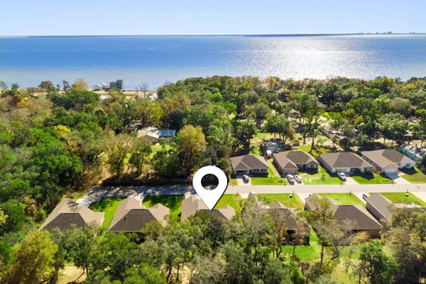 $3,000 | 105 Spruce Street, Freeport, FL 32439