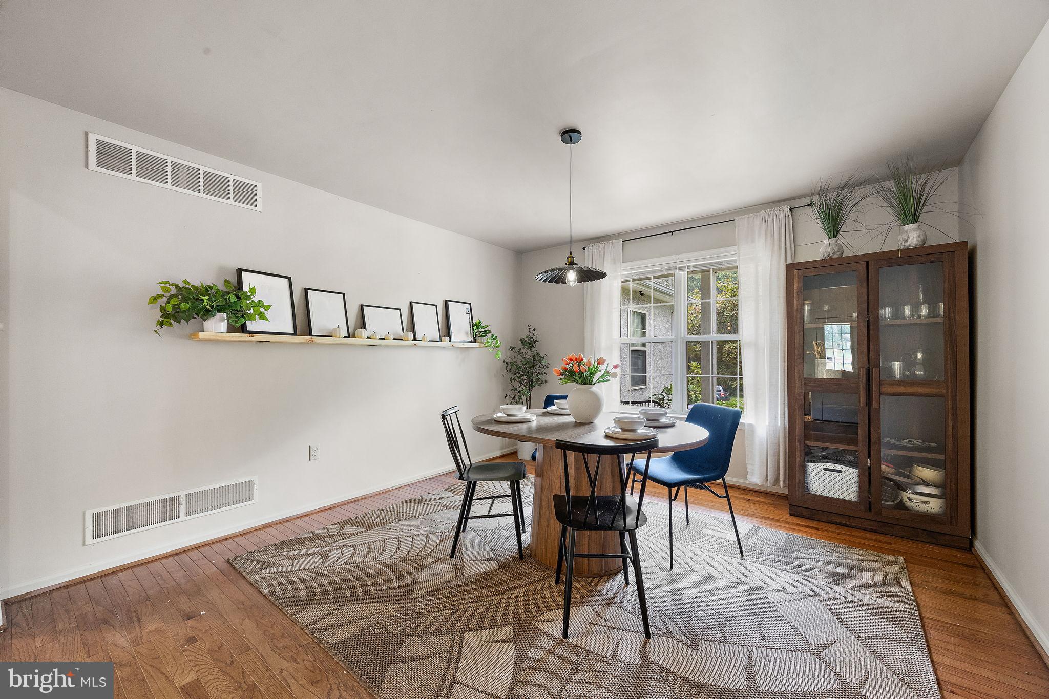 40 Arizona State Drive Newark, DE 19713 - Photo 16 of 50 Bright dining space with natural light.