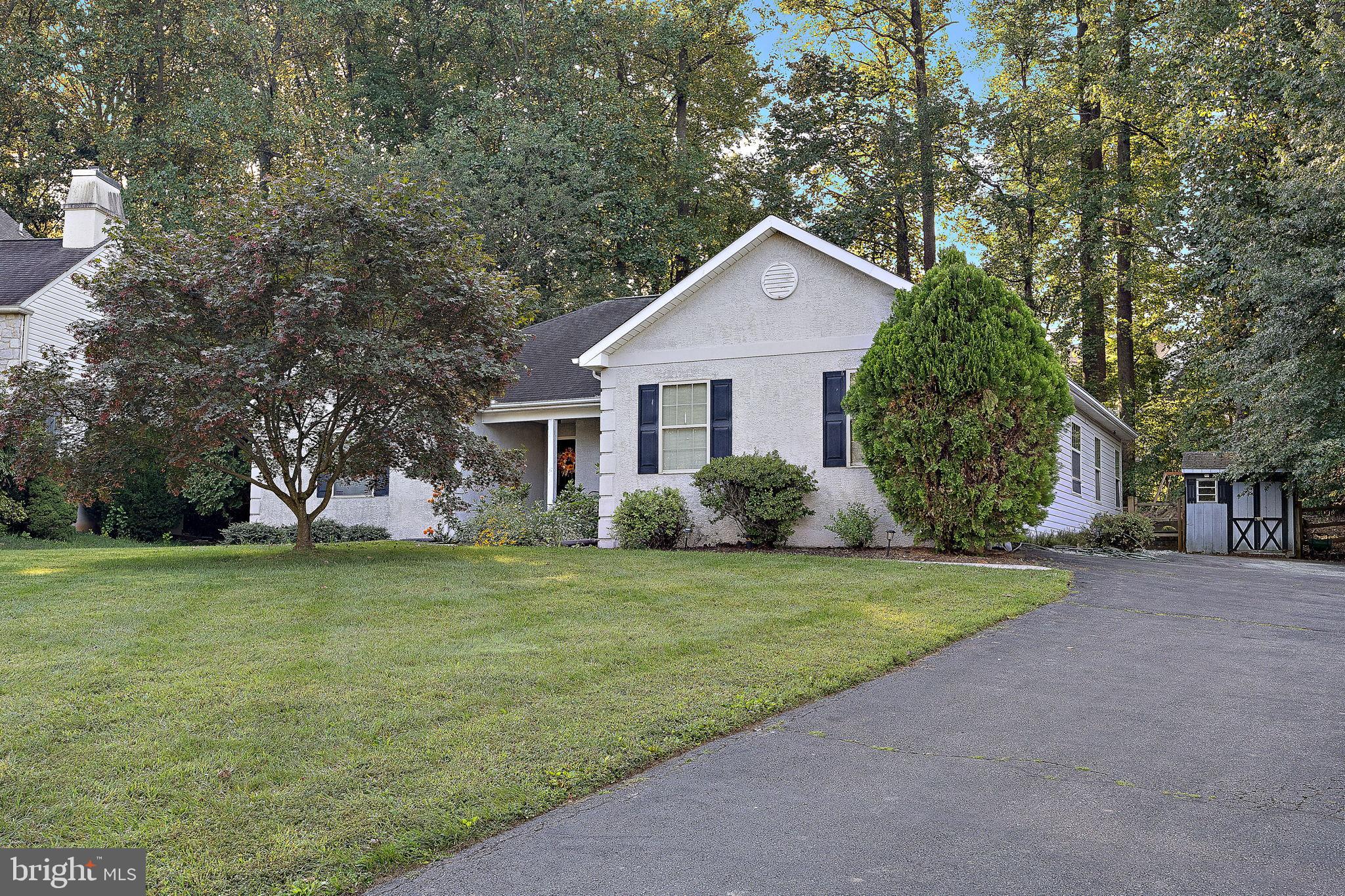 40 Arizona State Drive Newark, DE 19713 - Photo 2 of 50 Charming home nestled in lush greenery.