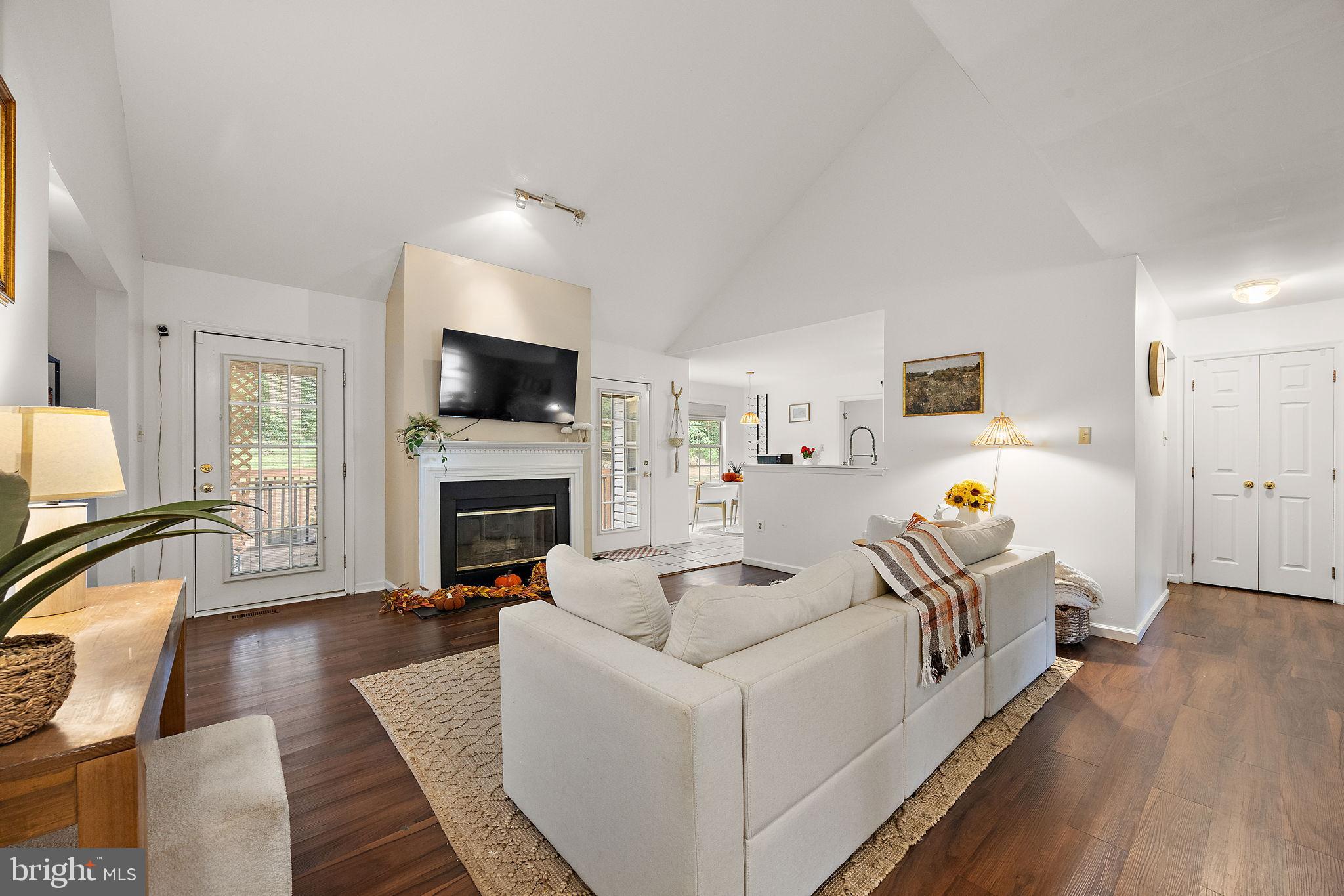 40 Arizona State Drive Newark, DE 19713 - Photo 8 of 50 Inviting living space with cozy ambiance.