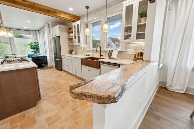 $1,300,000 | 1304 Ashwood Avenue, Nashville, TN 37212