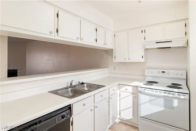 $117,900 | 2028 Mesquite Lane, Unit 302, Laughlin, NV 89029