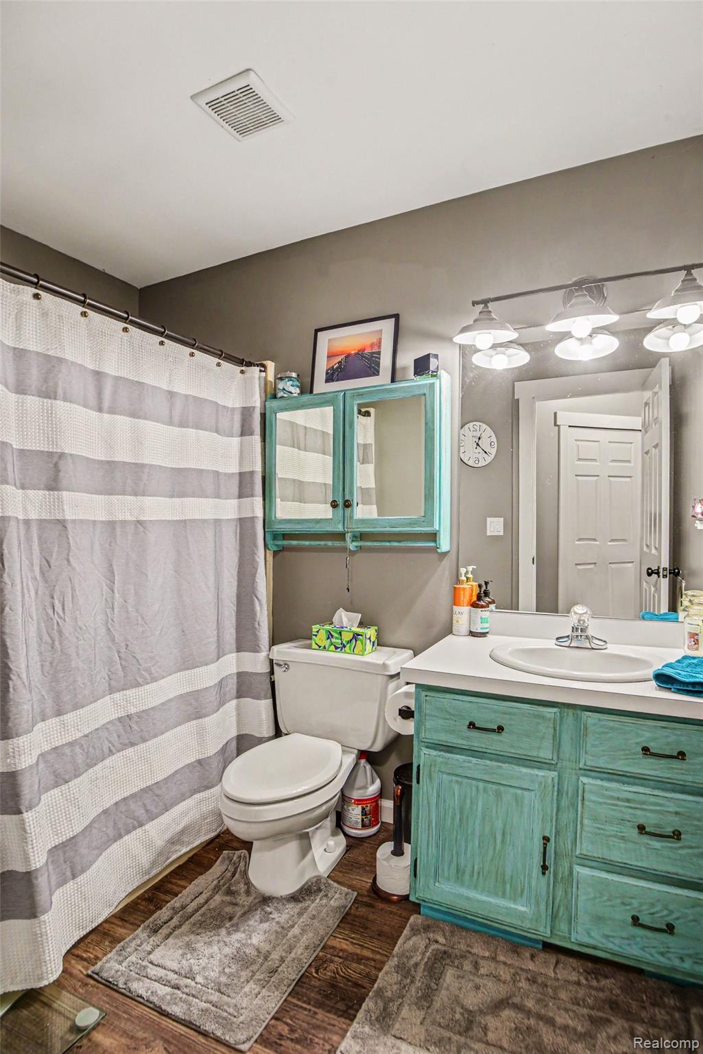 9790 Norman Road Clarkston, MI 48348 - Photo 12 of 25 Updated first floor full bath