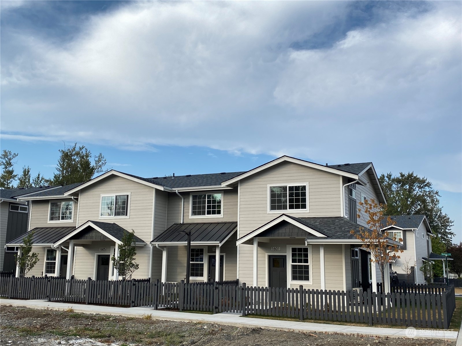1601 Sunup Loop Bellingham, WA 98226 - Photo 1 of 31 Gallery Image 1