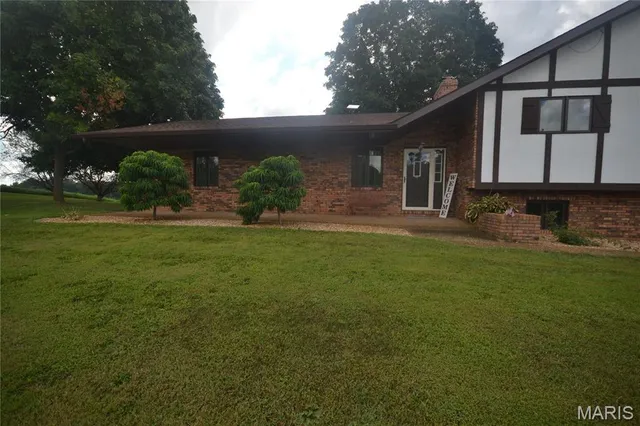 $499,000 | 2606 Imbs Station Road, Millstadt, IL 62260