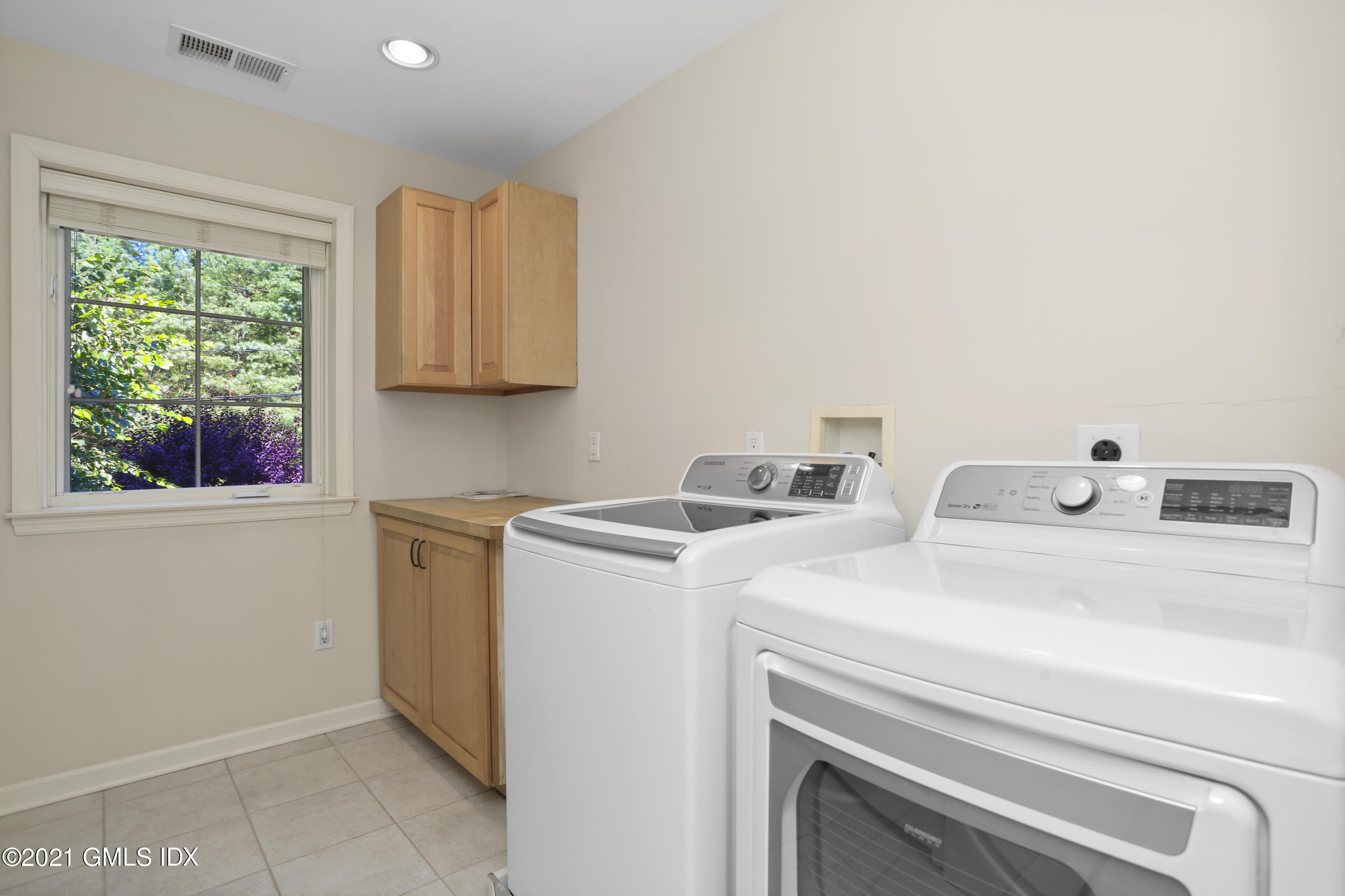 3 Old Wagon Road Old Greenwich, CT 06870 - Photo 20 of 31 a utility room with dryer and washer