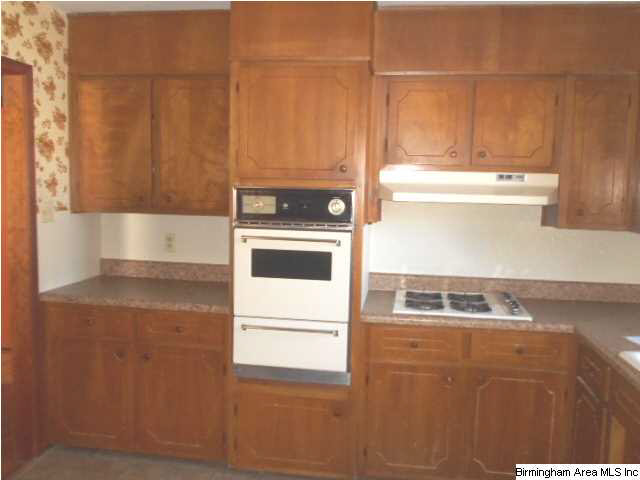 719 Pinewood Avenue Bessemer, AL 35023 - Photo 4 of 12