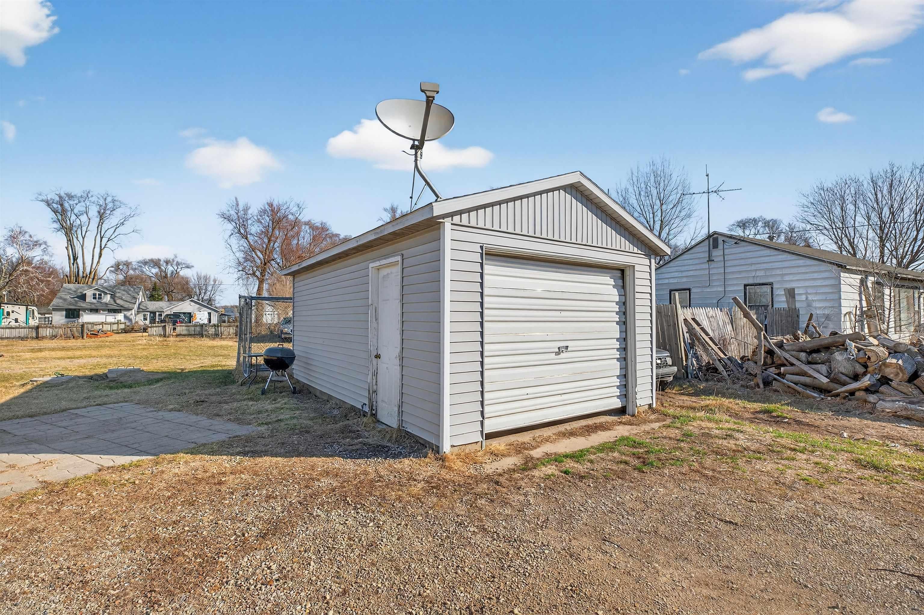 3121 Gilbertville Road Waterloo, IA 50707 - Photo 15 of 21 Gallery Image 15