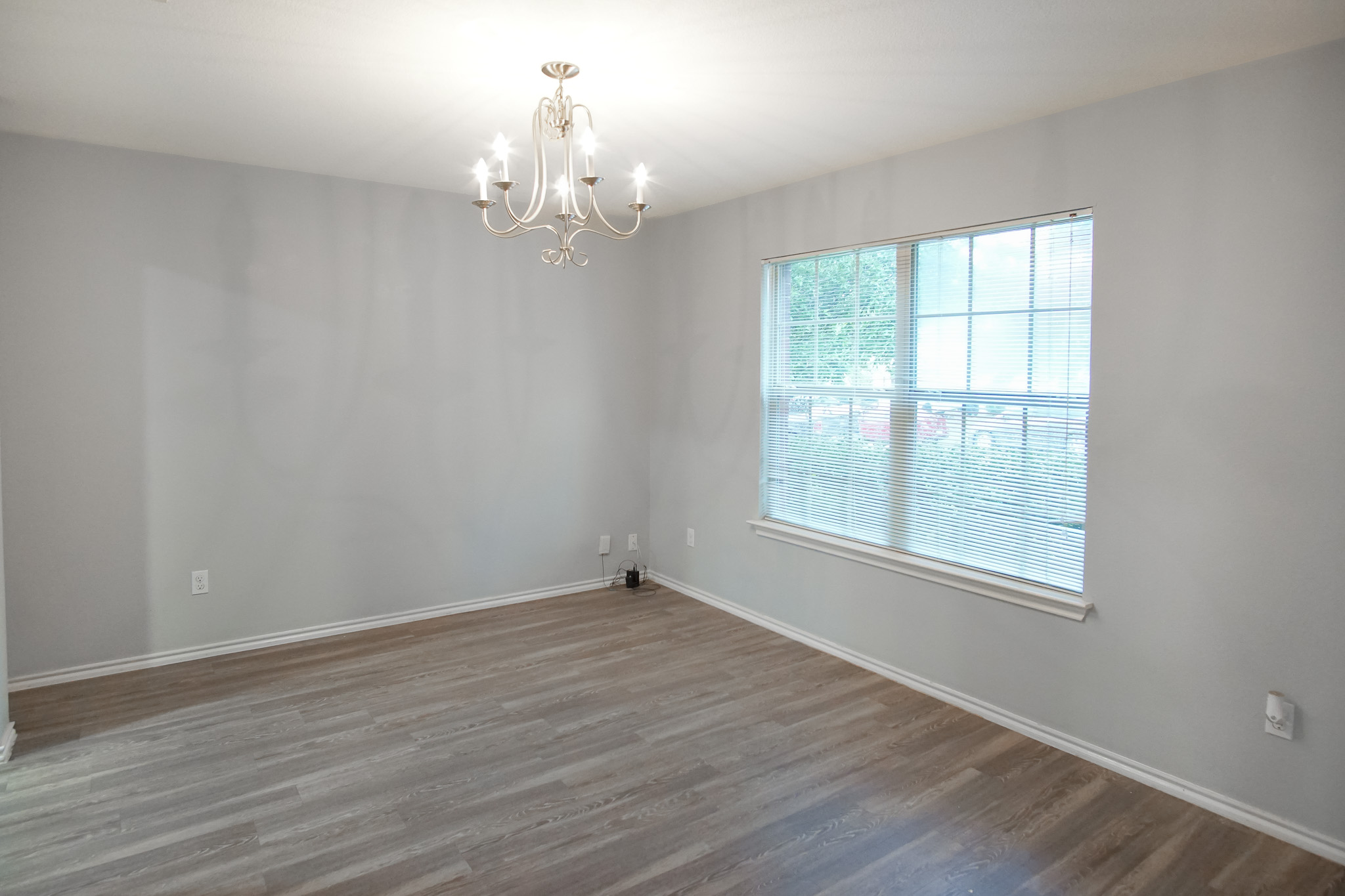 210 King Ridge Drive Buda, TX 78610 - Photo 10 of 29 Dining Room