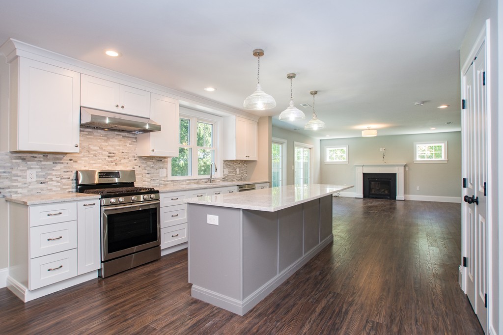 11 Wentworth Road Natick, MA 01760 - Photo 4 of 30 Gallery Image 4
