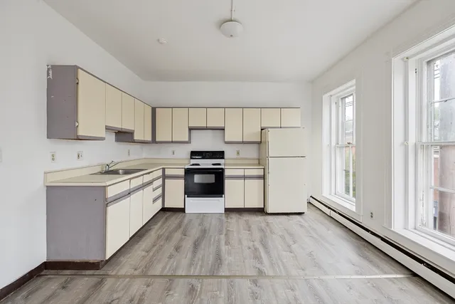 a view of a entryway with furniture
